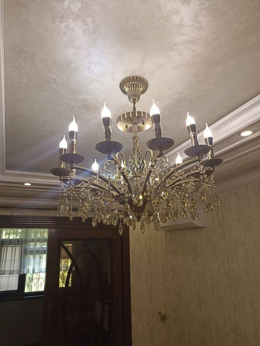 Lustra srochni sotiladi holati yahshi 750.000