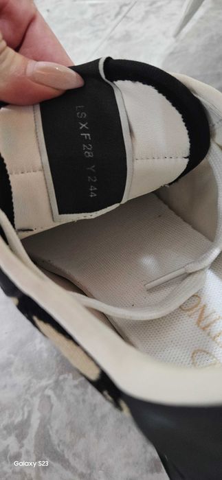 Мъжки маратонки VALENTINO от естествена кожа, номер 45, чисто нови