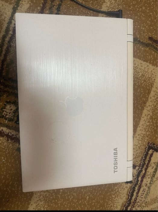 Laptop Toshiba Satellite C55-C-1E4