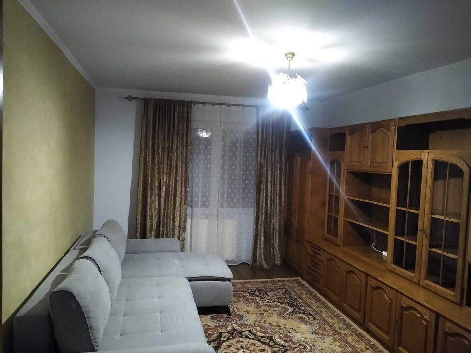 Inchiriez apartament in Rodnei