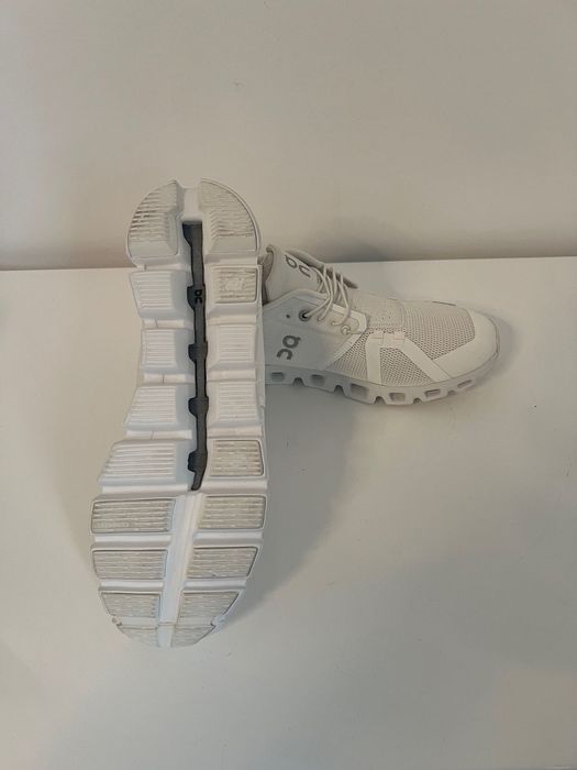 On Running Cloud 5 All White 44