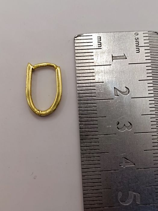 Златни обеци 18к 2.56гр.