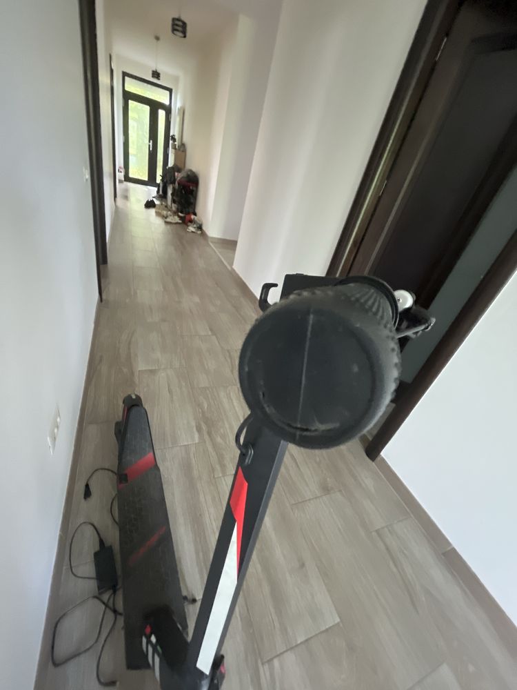 Vand trotineta electrica aprilia esr2