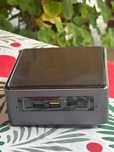 Intel NUC i3-7100U настолен компютър + монитор