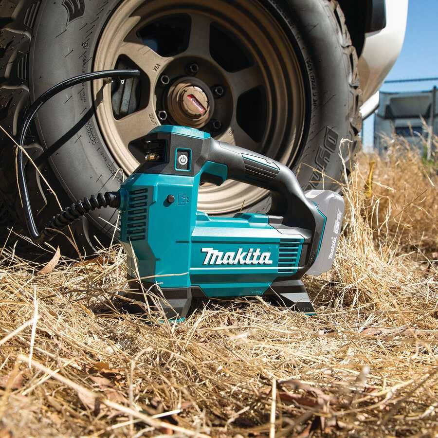 Промоция!Акумулаторен компресор 18V DMP181Z Makita