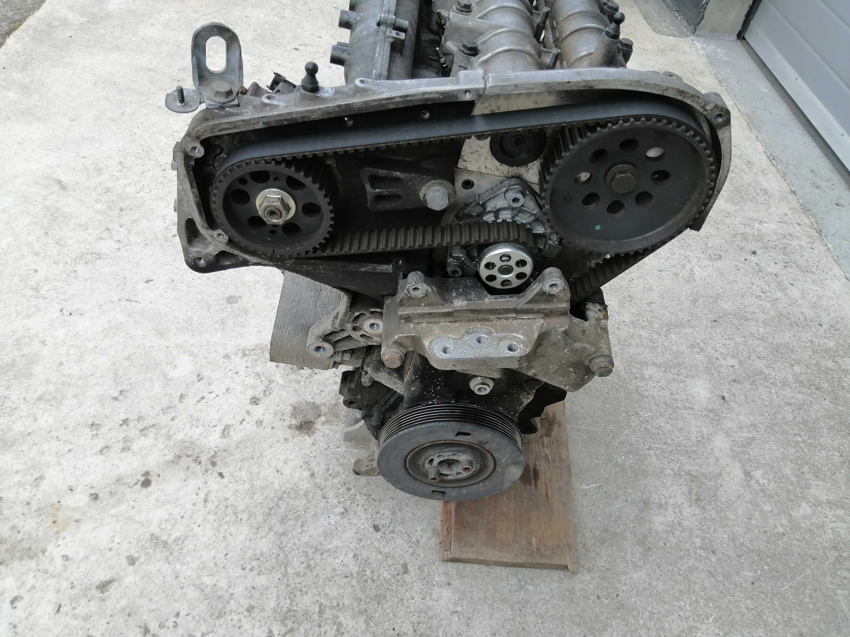 Motor complet cu distributie si pompa injectie Opel Astra H 150 CP