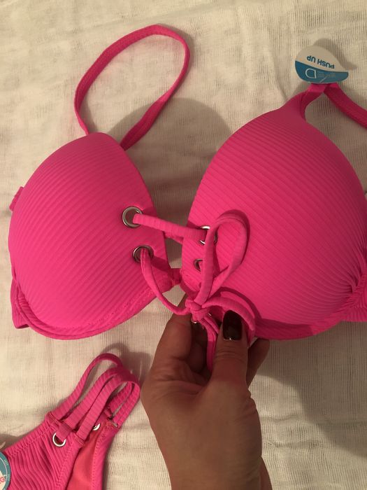 Купальники размер верх 80 D (80 С), низ L (46)