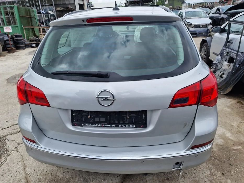 Dezmembram Opel Astra J, an 2011, 1.7 CDTI, cod A17DTS