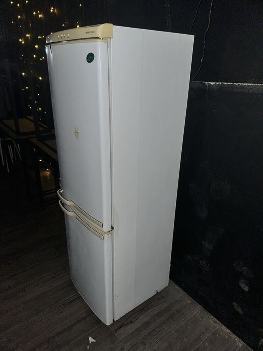 Холодильник рабочий хороший