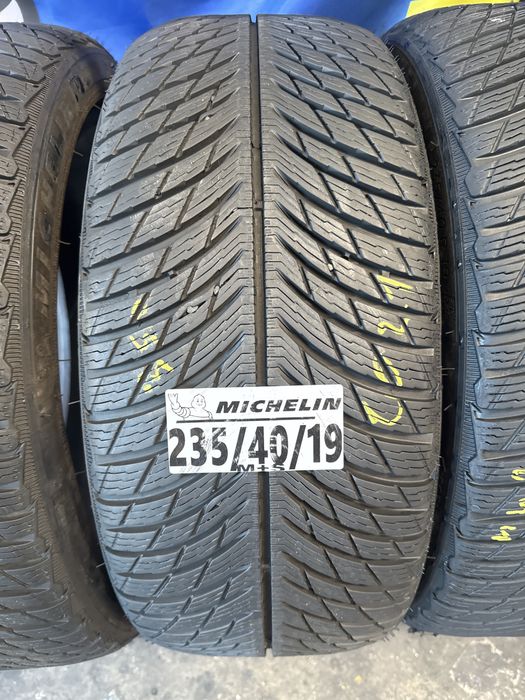 235/40/19 Michelin M+S