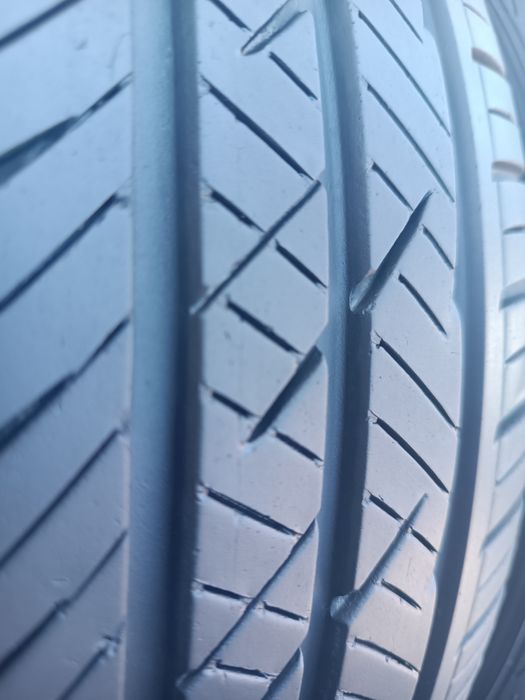 225/45/17 Laufen