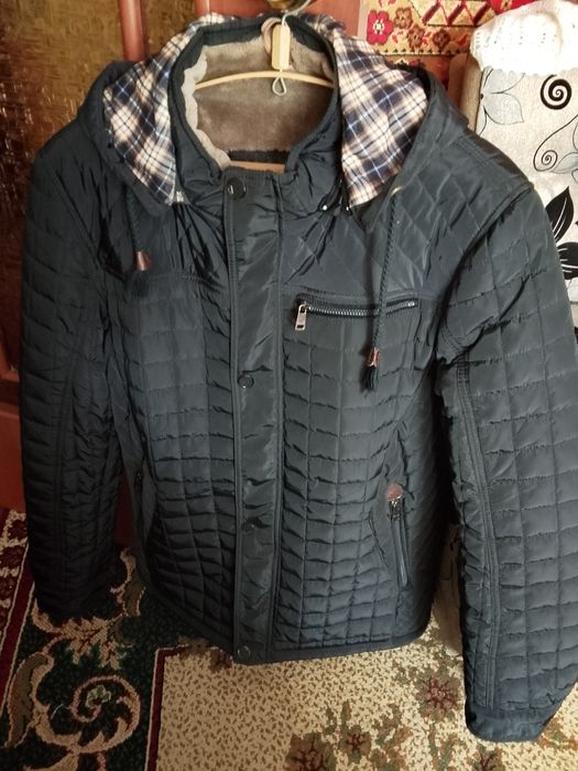 Продаю куртку мужскую 52р.