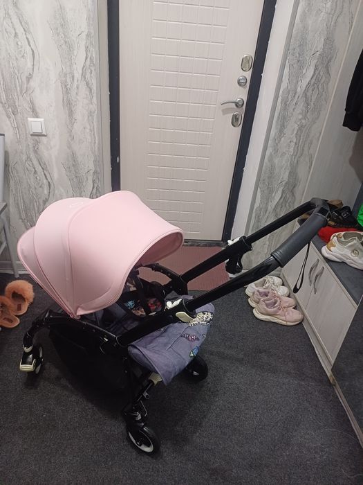 Продаётся фирменный коляска Bugaboo Bee5