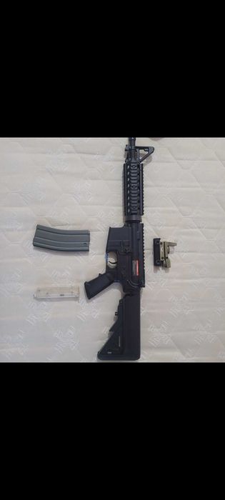 Arma de airsoft replica cyma m4a1(+reddot+iincarcator)