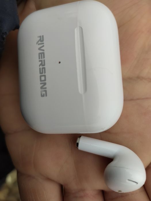 Casti Apple AirPods,