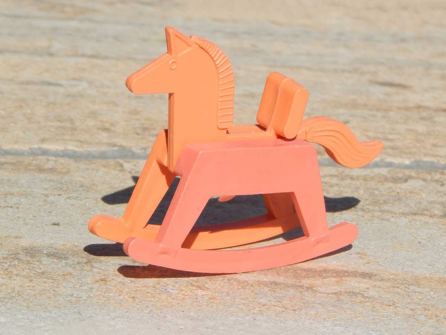 Macheta jucarie cal unicorn balansoar pt diorame plastic