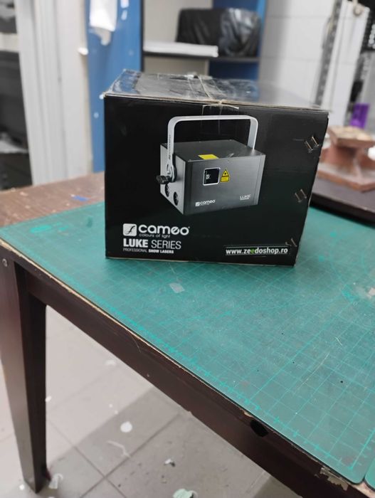 Laser  CAMEO LUKE 700 RGB – Perfect pentru DJ, evenimente NOU