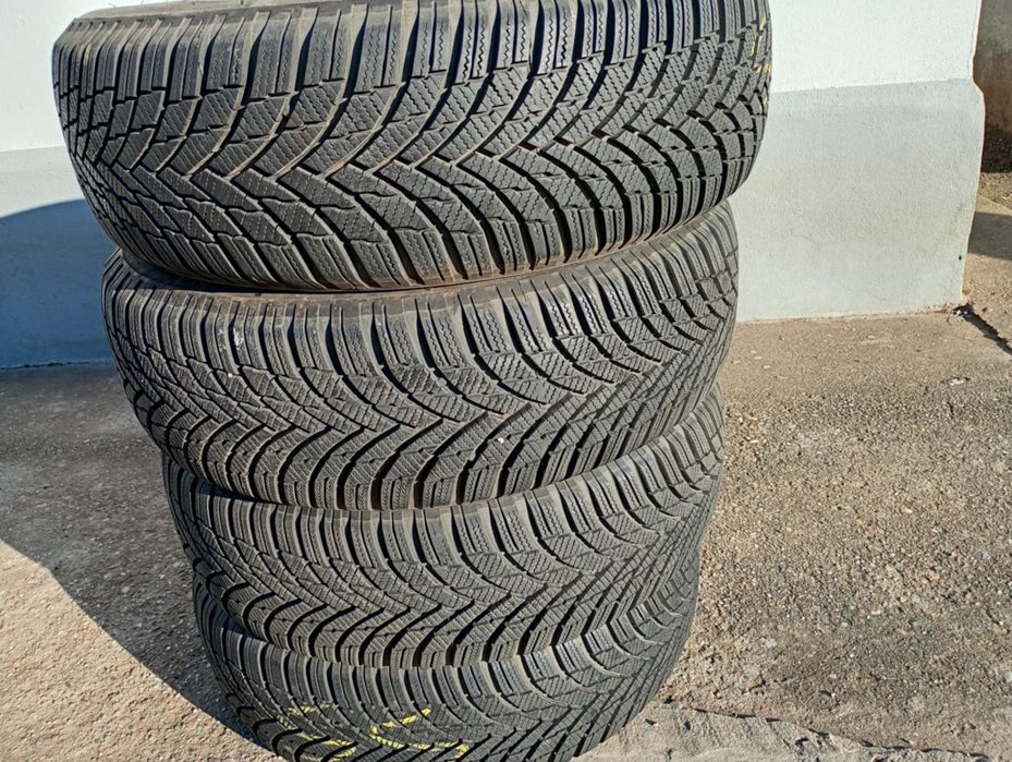 Cauciucuri de iarna Firestone 195/65R15 aproape noi