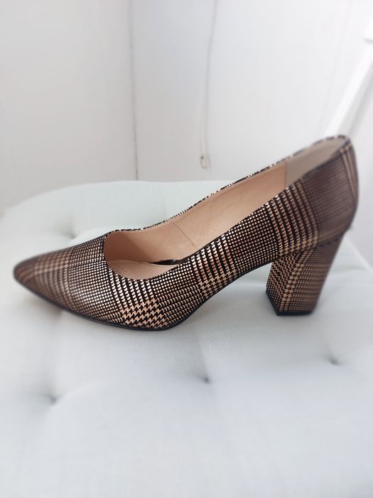 Обувки QUAZI, размер 40