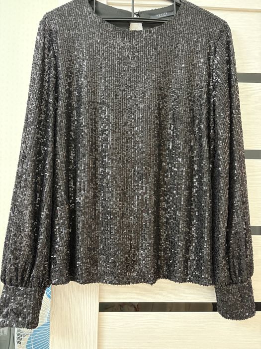 Продам женскую блузу с поедками