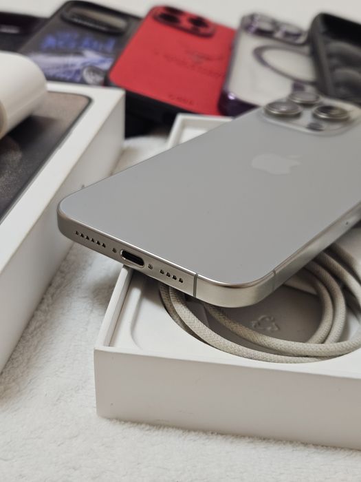 Iphone 15 pro max 256GB  baterie 90% ca nou Full box