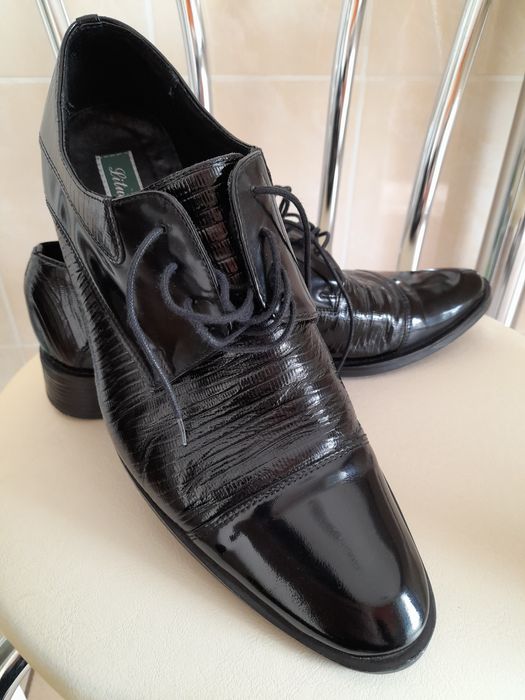 Pantofi bărbătești  negri din piele lacuita mar.42.