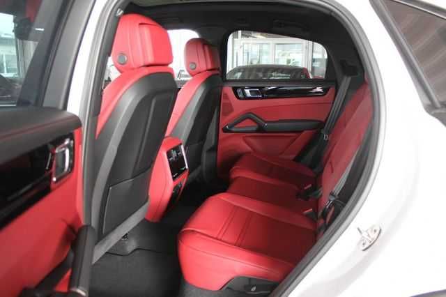Porsche Cayenne Coupe SportChrono ZERO KM 2024