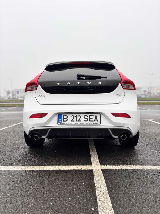 Volvo V40 D4 Summum 1984cm - 177cp - 5 cilindri