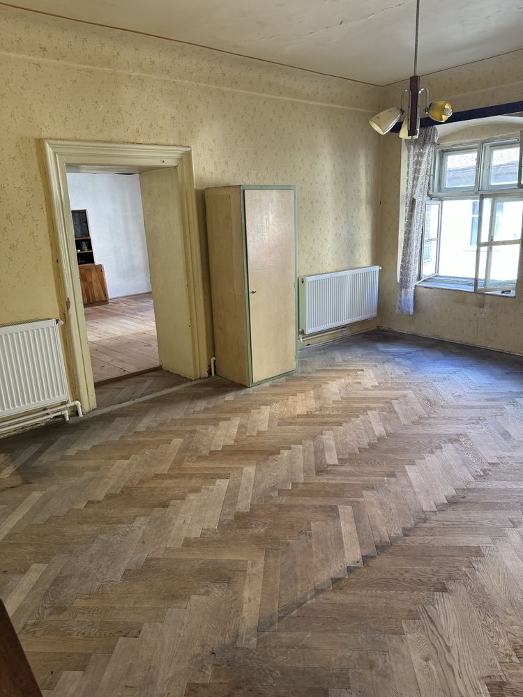 Vand apartament 3 camere centru istoric PRET REDUS!