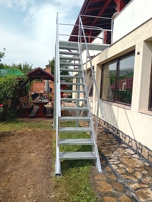 Scara metalica zincata de exterior