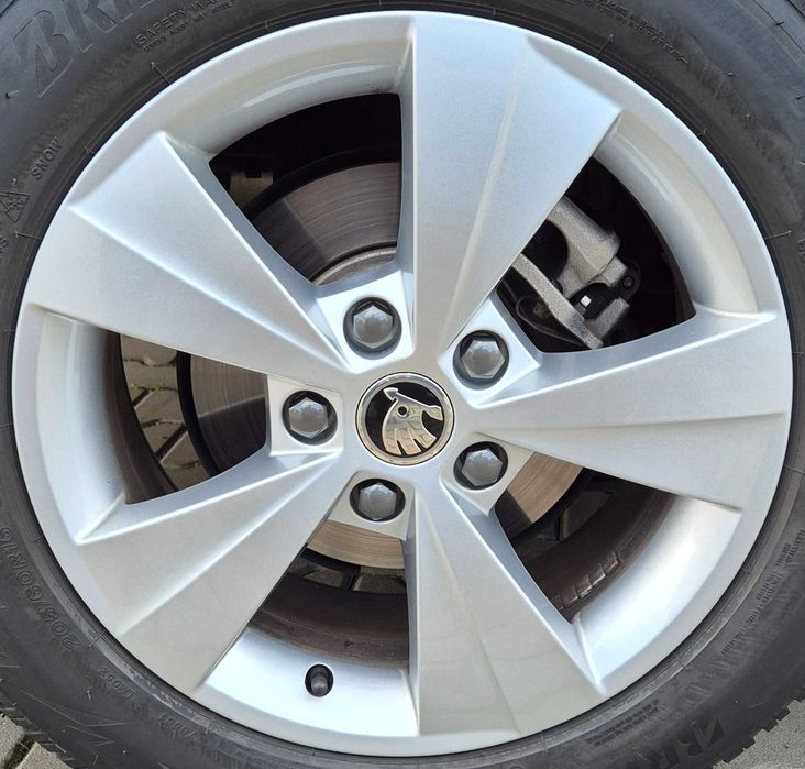 Jante aliaj 16" Velorum Skoda Octavia / anvelope Hankook