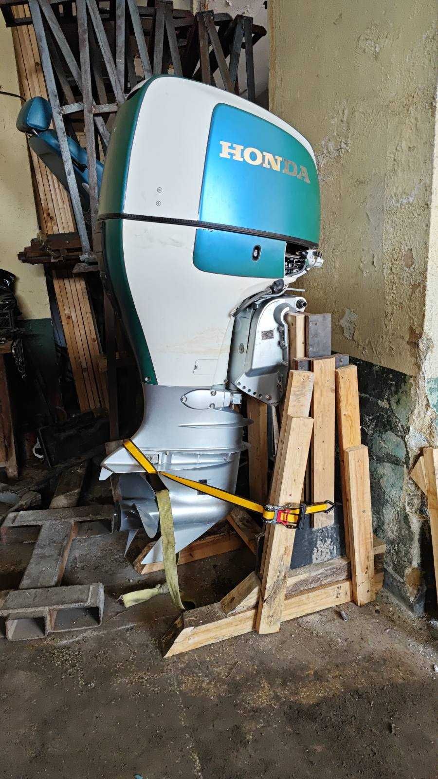 Бордов двигател Honda bf135