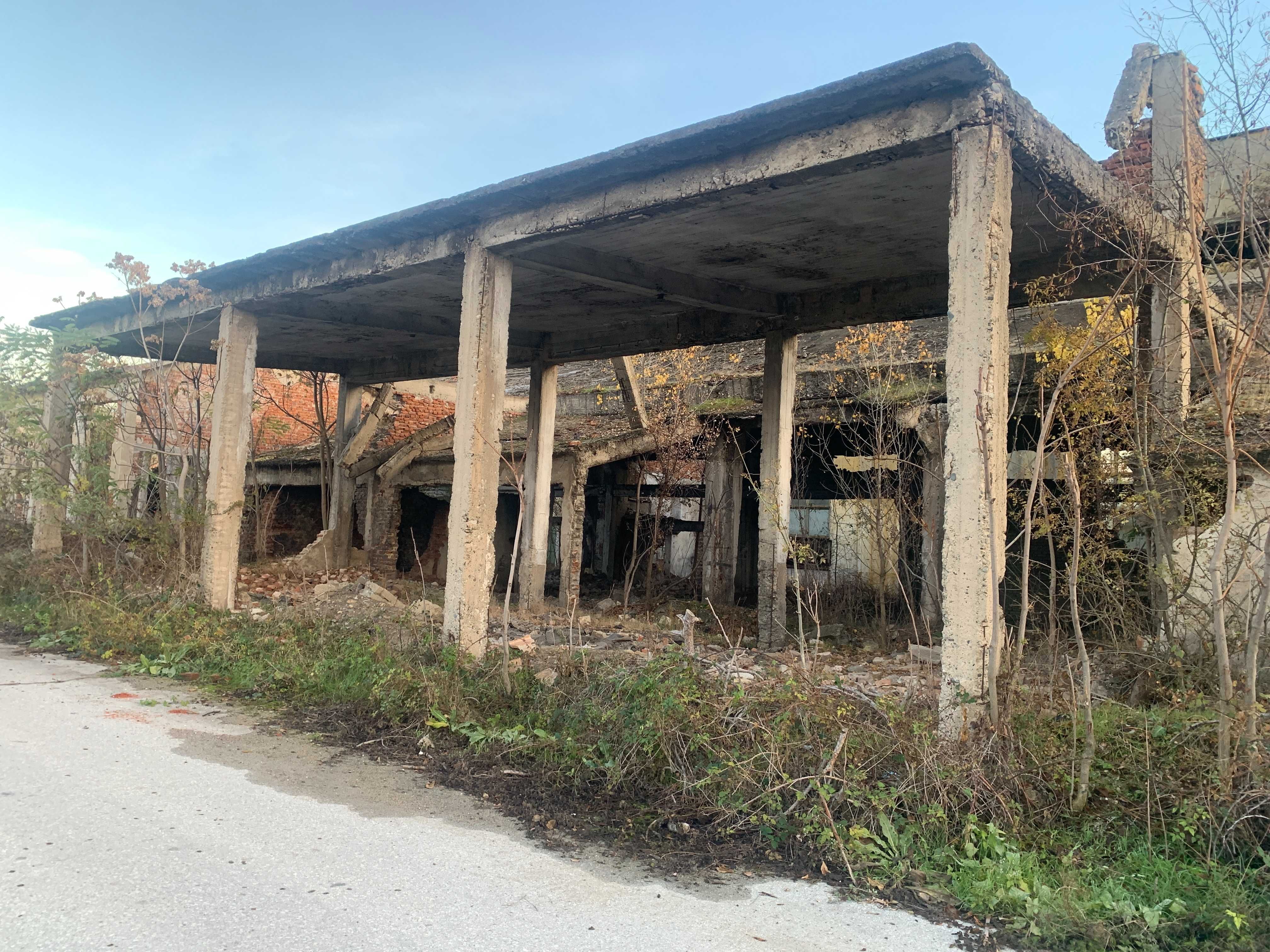 ПРОМИШЛЕН ТЕРЕН в индустриалната зона на село Ведраре