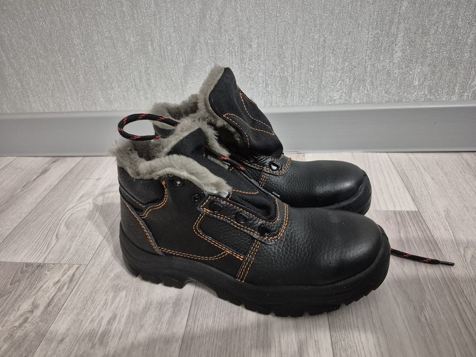 Продам спец ботинки зима, натуральный мех