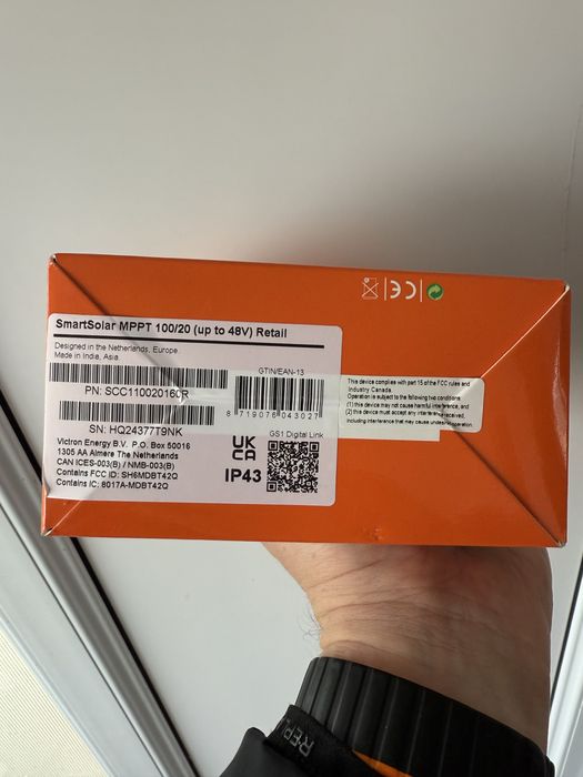 Victron  MPPT 12/24/48V DC 100/20 Bluetooth