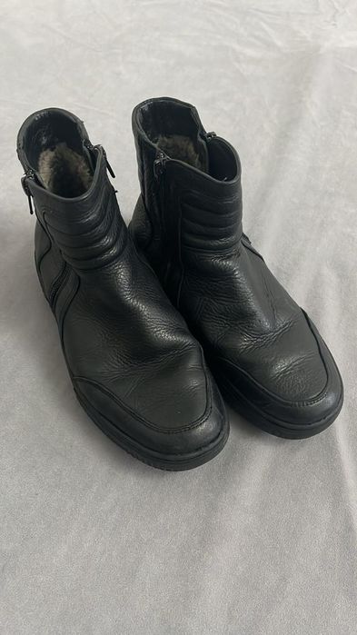 Продам зимние ботинки кожа