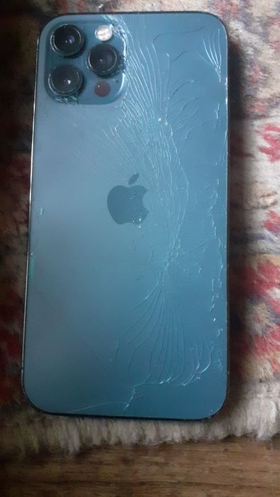 Vând iPhone 12 fac și schimb cu trotinetă electrică