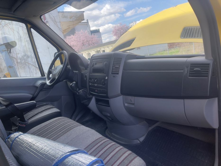 Autoutilitara Mercedes Sprinter 209