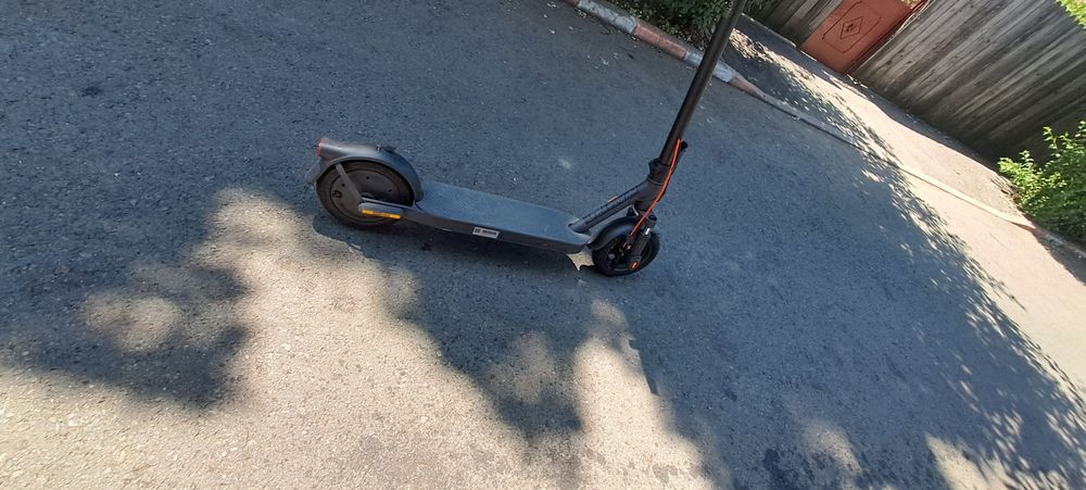 Vând trotineta electrica XIAOMI Elite cu garanție!