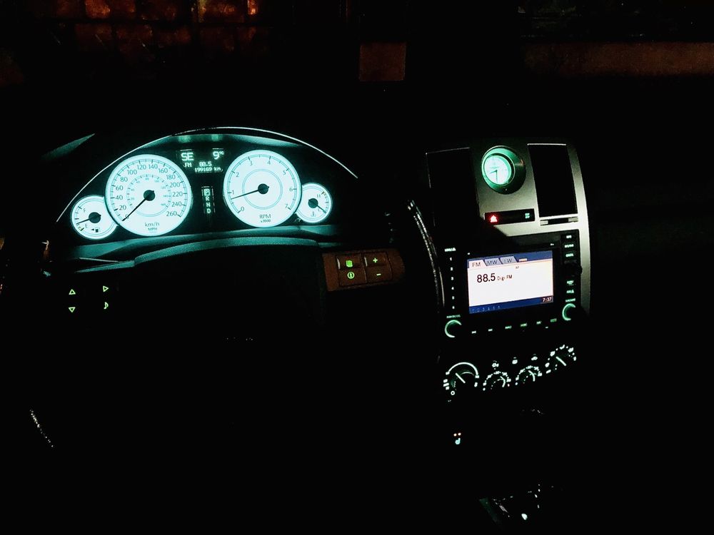 Chrysler 5.7 hemi C300