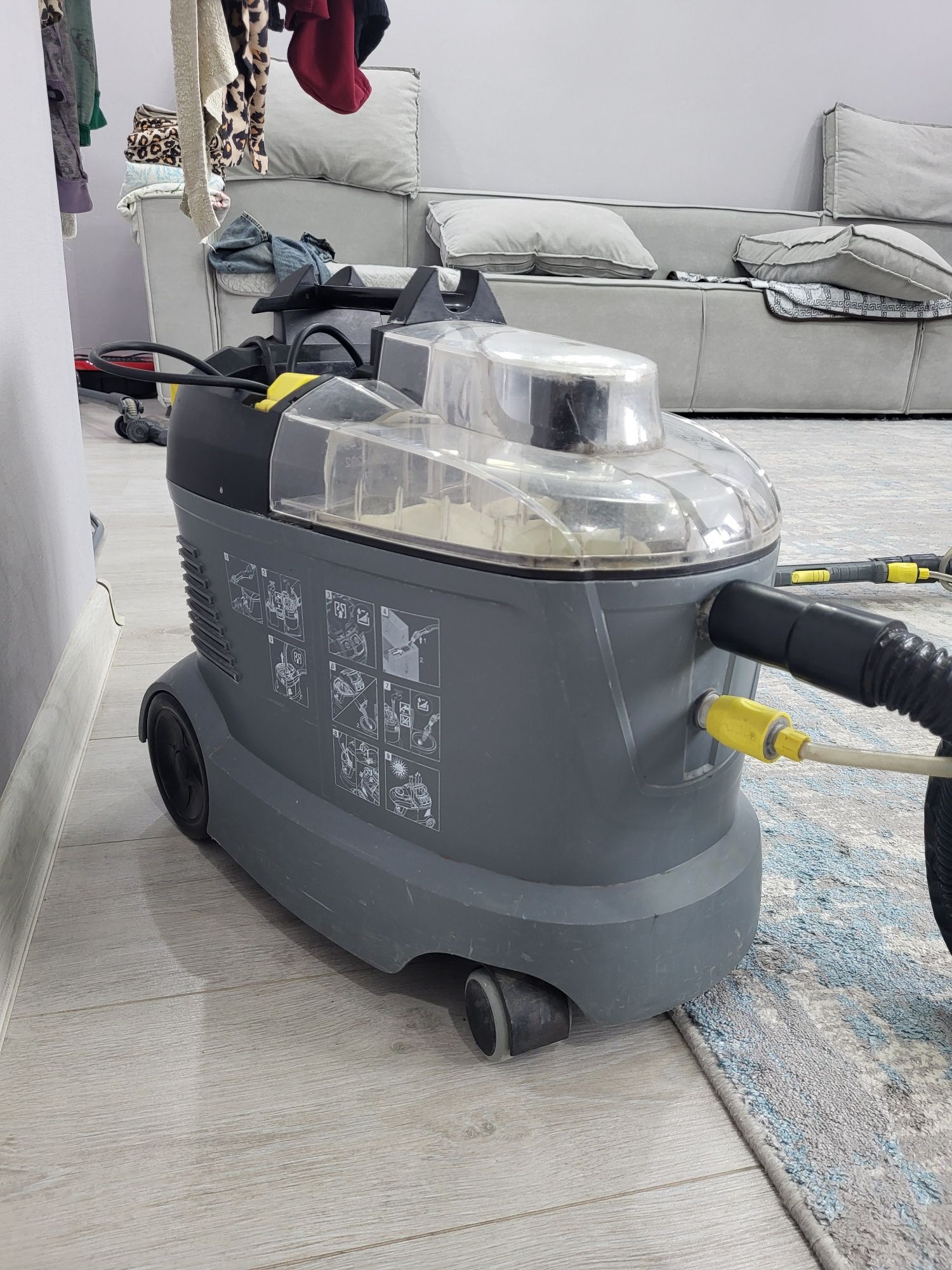 Karcher Puzzi 8/1c моющий пылесос