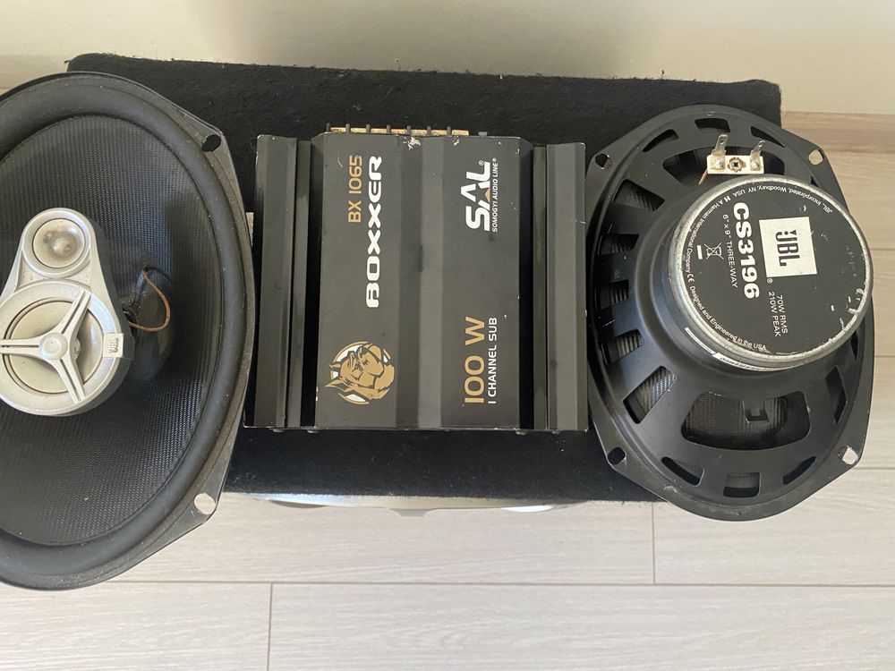 Subwoofer Blaupunkt Auto + boxe JBL CS3196