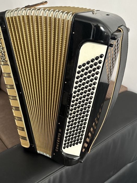 Acordeon Hohner Concerto 4 cu 120 de basi