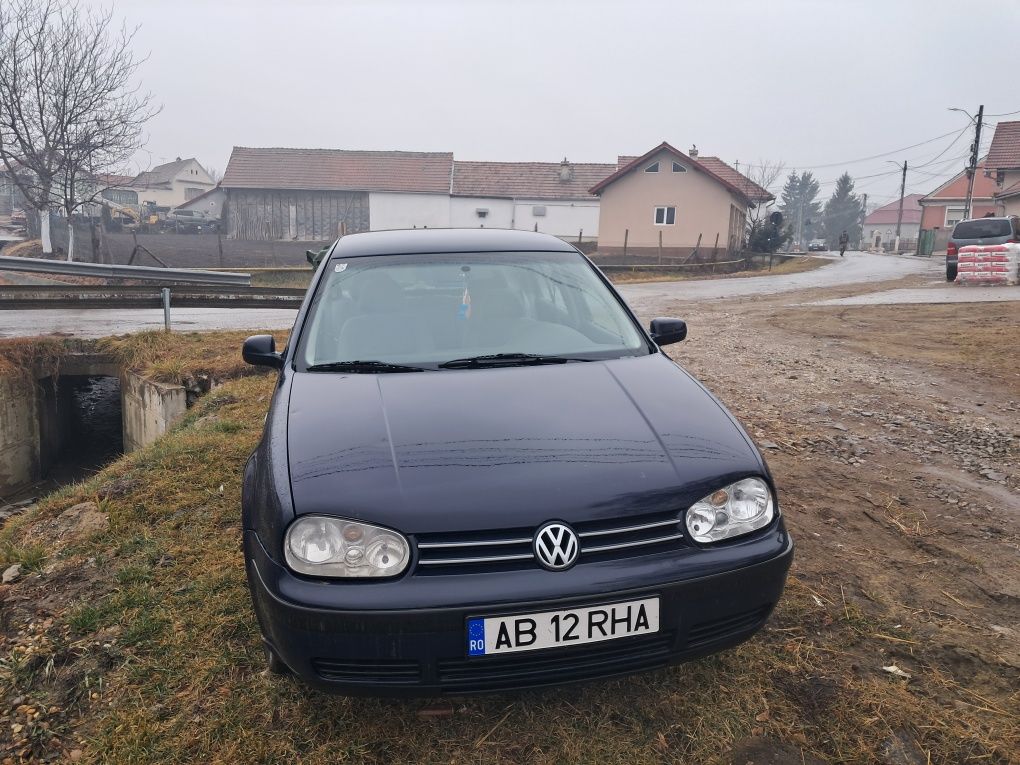 Golf 4 1.4 16v la 4500 lei