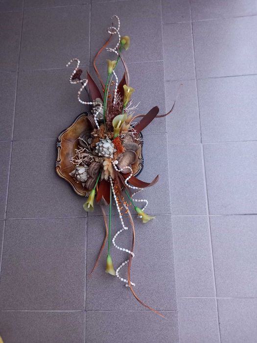 Aranjament floral de perete