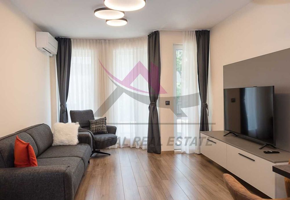 Дава се под наем Тристаен апартамент в Варна, ЖП Гара - 1023 кв.м за 1023 € - Снимка #2