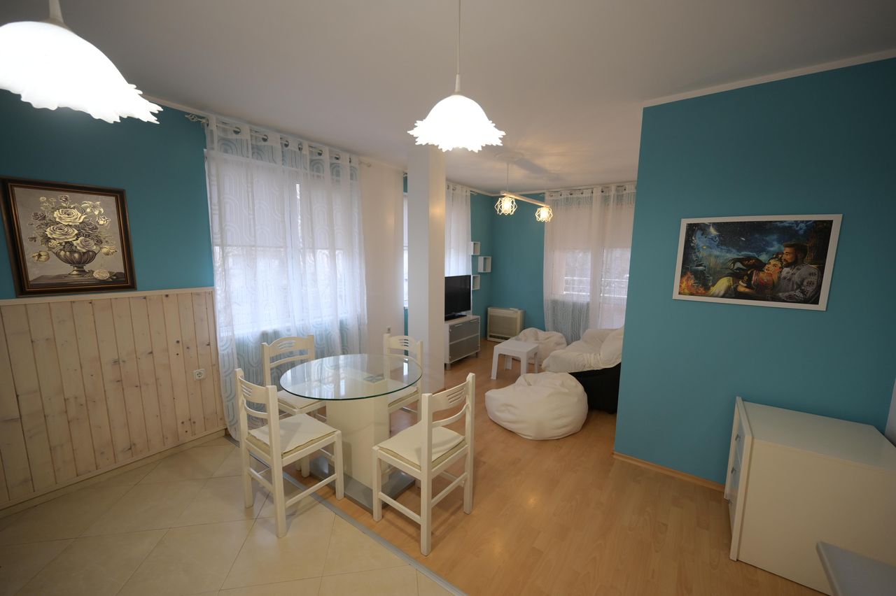 Дава се под наем Тристаен апартамент в Пловдив, Кючук Париж - 90 кв.м за 425 € - Снимка #3
