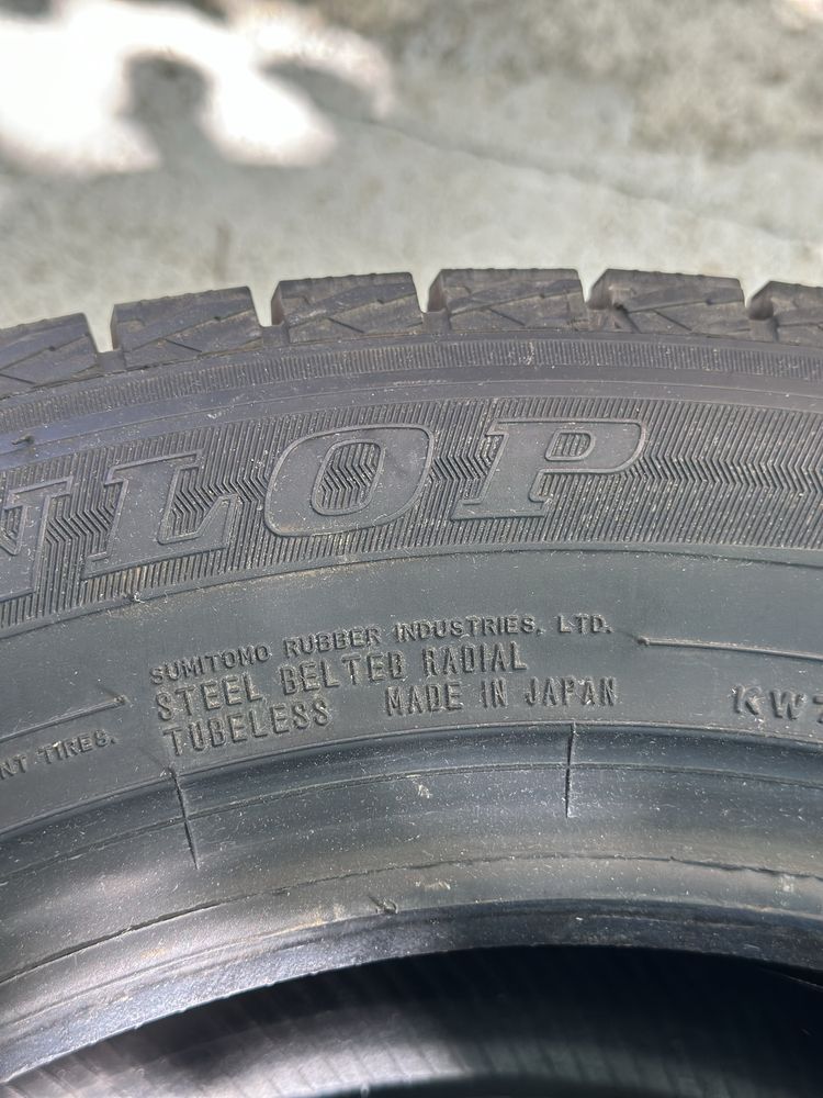 Dunlop Wintermaxx 215 60 17 зимни гуми
