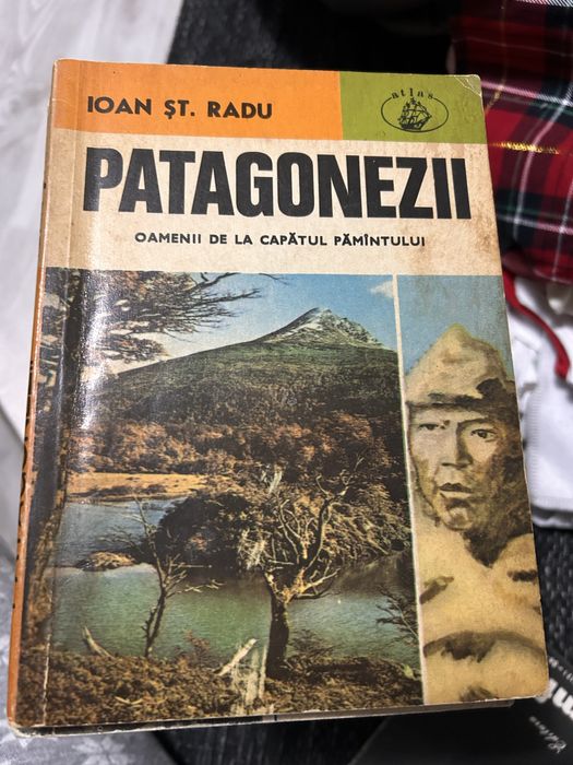 Carti vechi de vanzare