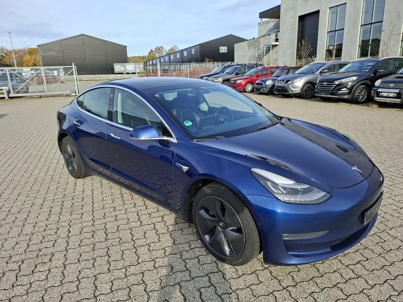 Tesla - Model 3 Long Range AWD